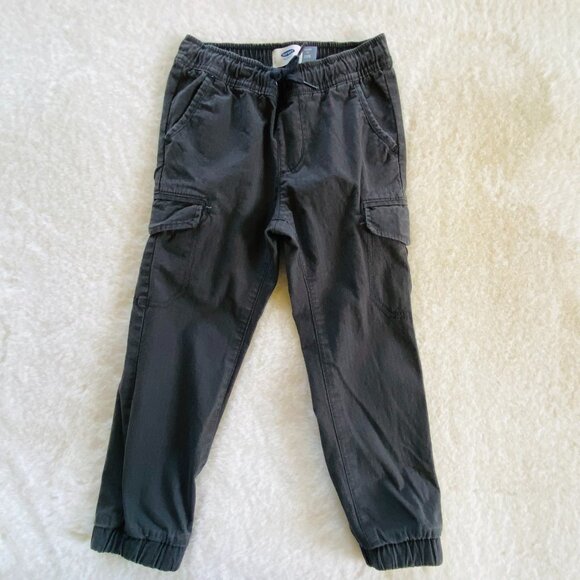2/$18🌴 Old Navy boy's gray cargo twill jogger pants size 5T, excellent condition - Picture 1 of 9
